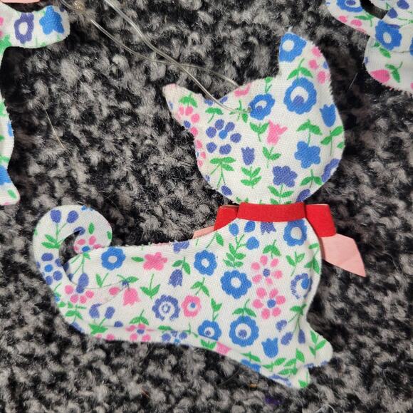 Vintage Kitschy Floral Kitty Cat Christmas Tree Ornaments, set of 4 - Picture 7 of 12